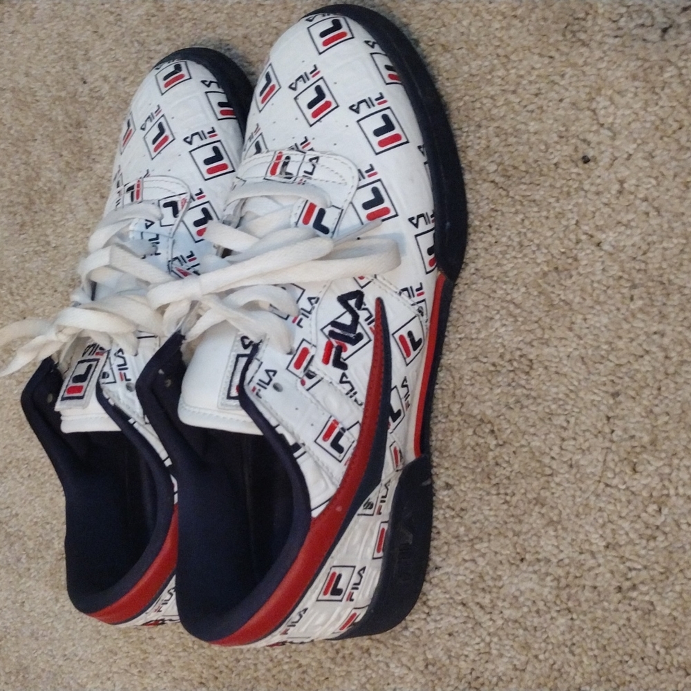 Shoes - Picture 2 of 3